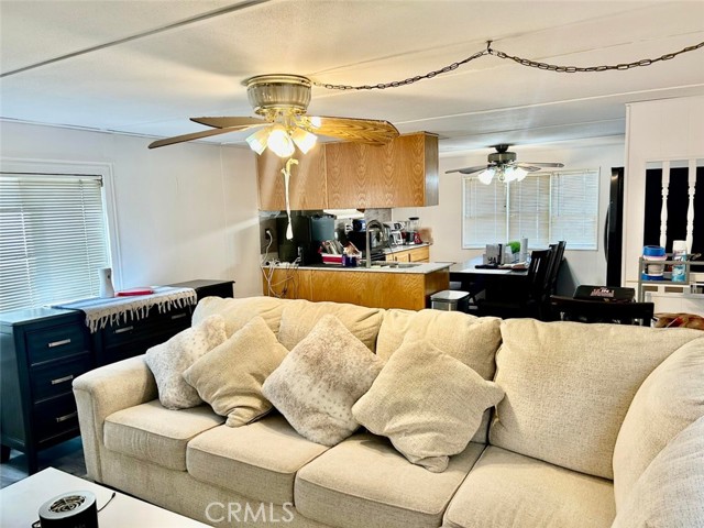 Detail Gallery Image 8 of 16 For 37311 47th St #204,  Palmdale,  CA 93552 - 2 Beds | 1 Baths