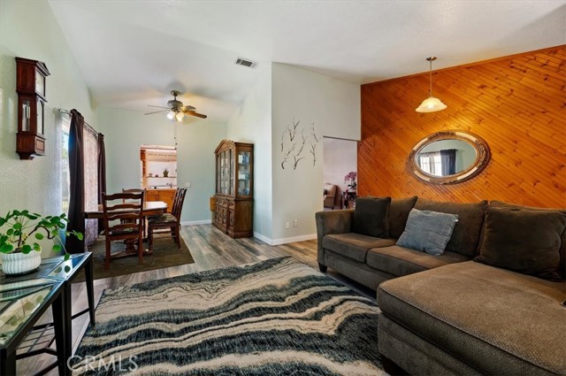 Detail Gallery Image 6 of 21 For 24321 24321 Rimview Rd Rimview Rd, Moreno Valley,  CA 92557 - 4 Beds | 2 Baths