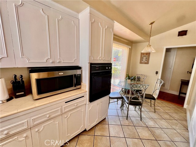 20637 Bryant Street, Winnetka CA: https://media.crmls.org/medias/69e9beae-4407-403d-bb5a-66f6ad22812e.jpg