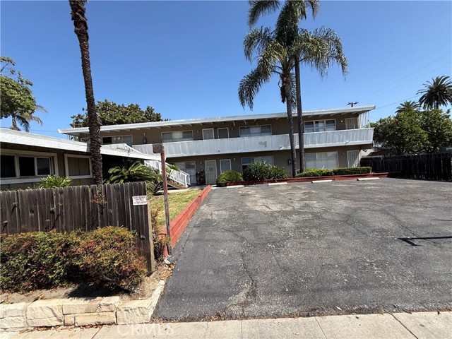 1651 E South