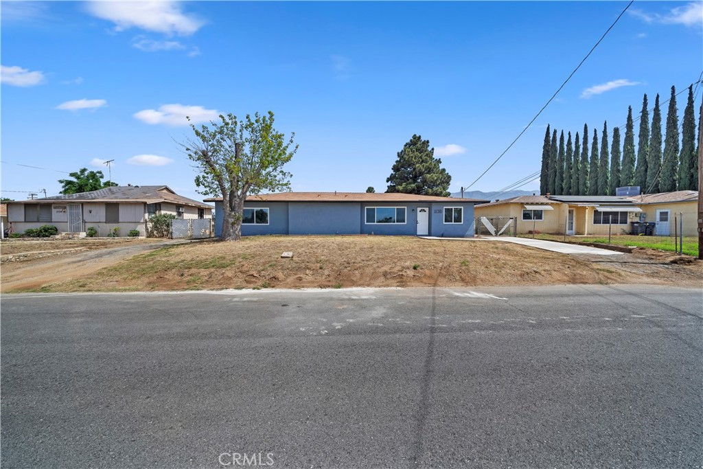 1136 E 12th