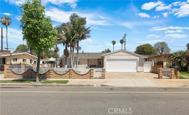2279 W Falmouth Avenue, Anaheim CA: https://media.crmls.org/medias/69eb0a24-2c3f-45fa-8e42-c9a69299589d.jpg