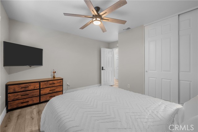 Detail Gallery Image 23 of 33 For 18554 Olympian Ct., Canyon Country,  CA 91351 - 5 Beds | 2/1 Baths