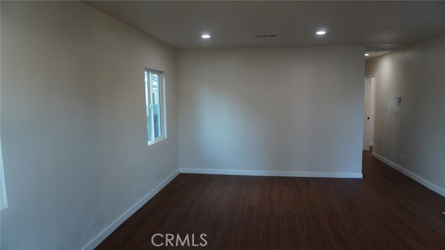 1327 W 89th St, Los Angeles CA: https://media.crmls.org/medias/69eb7d88-7359-4114-a25e-2a9379cfda20.jpg