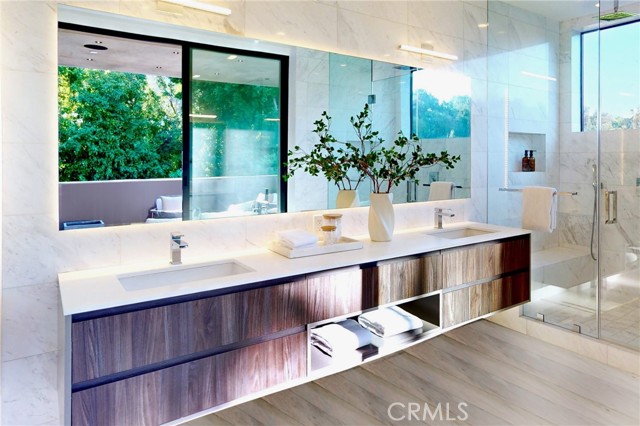 Detail Gallery Image 30 of 56 For 1845 Coldwater Canyon Dr, Beverly Hills,  CA 90210 - 4 Beds | 3 Baths