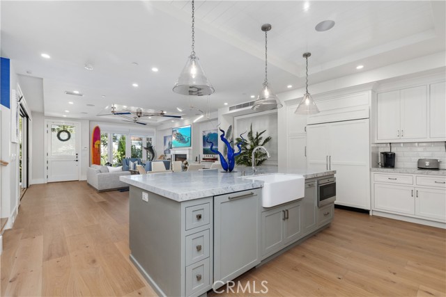2149 E Ocean Boulevard, Newport Beach CA: https://media.crmls.org/medias/69ec9236-c3a3-4124-80a9-bd765c418852.jpg