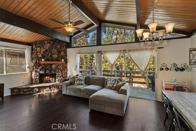 Detail Gallery Image 5 of 42 For 22868 Laurel, Crestline,  CA 92325 - 3 Beds | 2 Baths