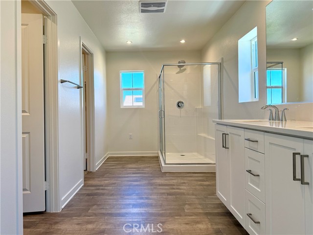 Detail Gallery Image 6 of 6 For 16062 Jaegar Ln, Fontana,  CA 92336 - 4 Beds | 3 Baths