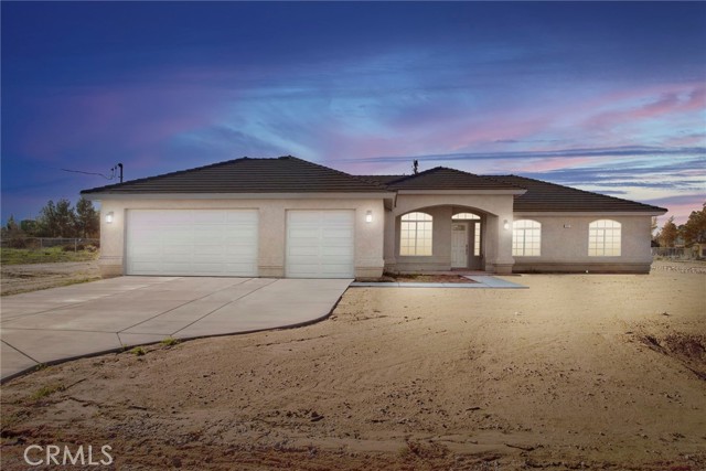 Detail Gallery Image 2 of 43 For 7939 Lassen Ave, Hesperia,  CA 92345 - 4 Beds | 2/1 Baths