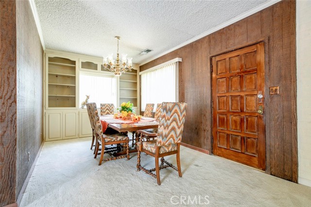 1422 W Riverside Drive, Burbank CA: https://media.crmls.org/medias/69eda5f1-e7f2-4d65-9ea3-9c8bba9fe2a2.jpg