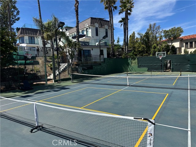 Detail Gallery Image 7 of 200 For 7930 Vulcan Dr, Los Angeles,  CA 90046 - 7 Beds | 8/1 Baths