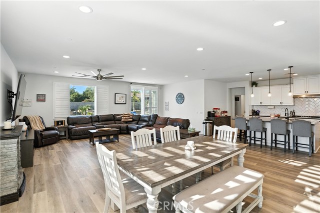 Detail Gallery Image 20 of 75 For 11715 Periwinkle Pl, Jurupa Valley,  CA 91752 - 6 Beds | 4/1 Baths