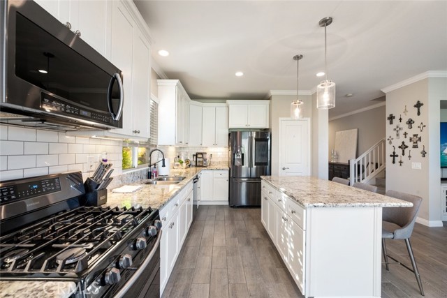 Detail Gallery Image 8 of 55 For 33032 Canopy Ln, Lake Elsinore,  CA 92532 - 4 Beds | 2/1 Baths