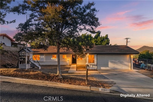 Front Image Thumbnail for CRDW26208607