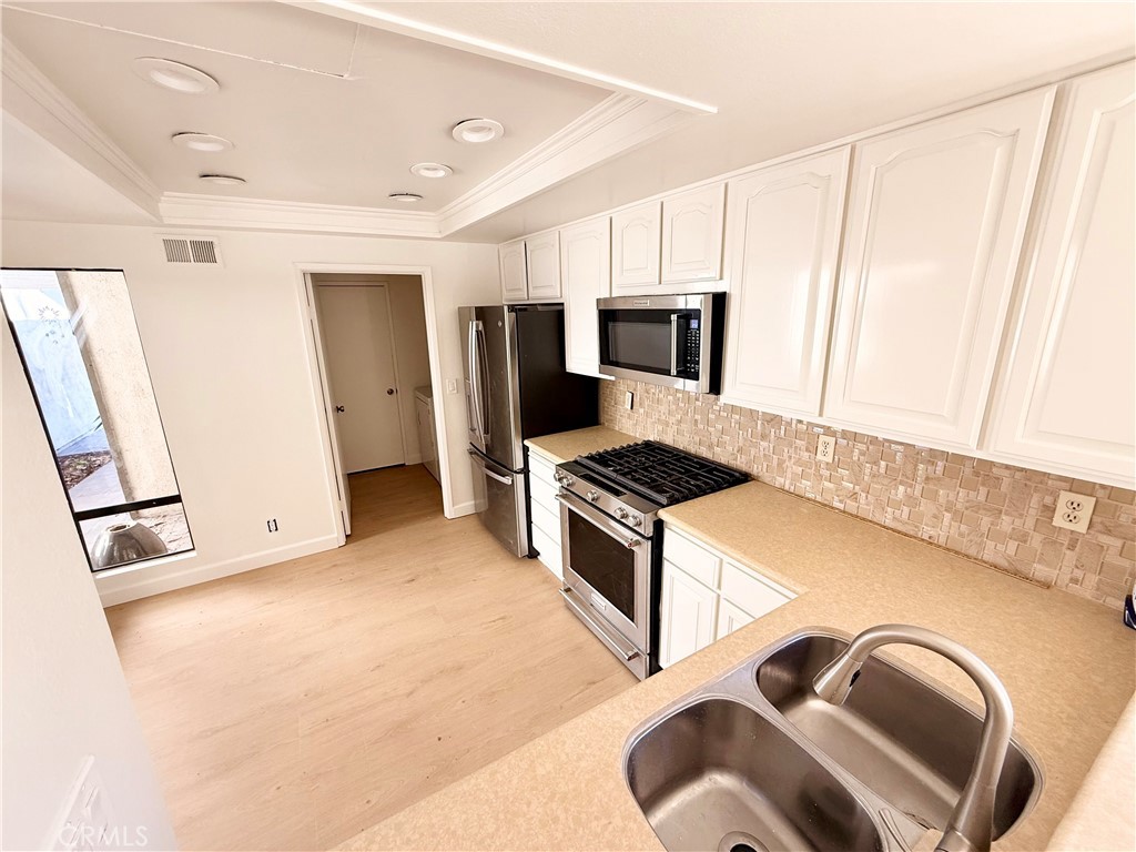 MLS #OC25251987 image #5