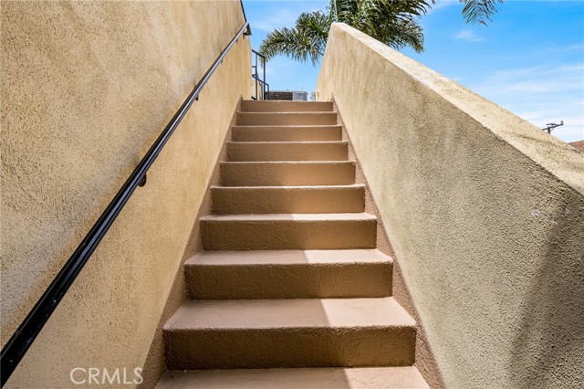 Detail Gallery Image 41 of 53 For 113 5th St, Seal Beach,  CA 90740 - 4 Beds | 3/1 Baths
