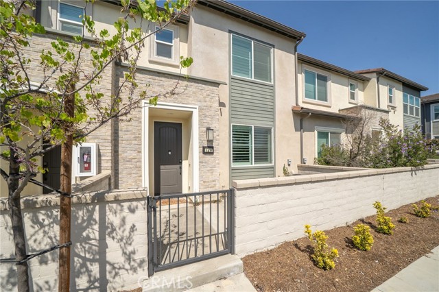 Detail Gallery Image 2 of 49 For 3580 E Lantern Paseo #142,  Ontario,  CA 91761 - 3 Beds | 2/1 Baths