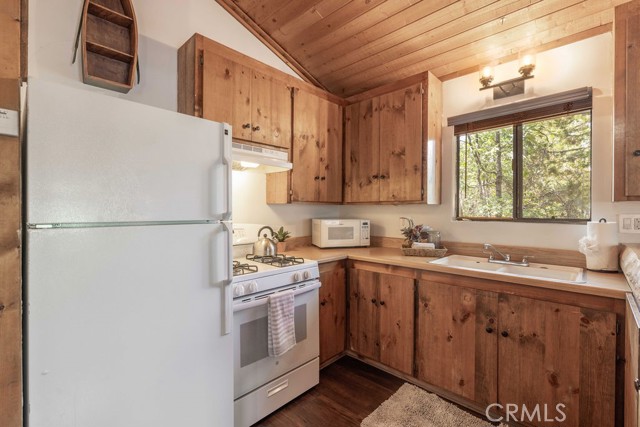 Detail Gallery Image 13 of 31 For 790 Pine Ln, Sugarloaf,  CA 92386 - 2 Beds | 1 Baths