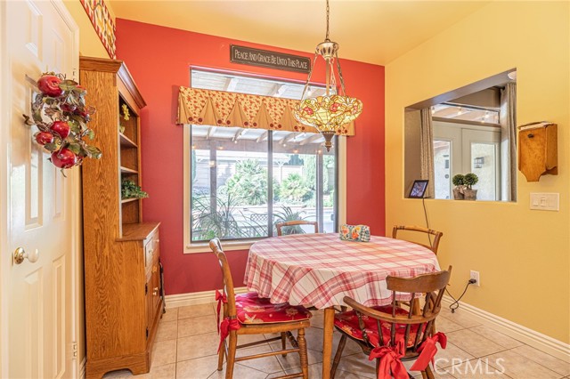 Detail Gallery Image 22 of 48 For 42255 Round Hill Dr, Lancaster,  CA 93536 - 4 Beds | 2/1 Baths