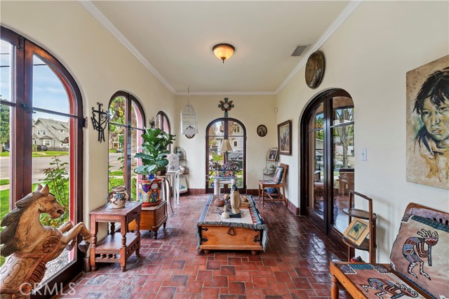 Image 14 of 73 For 4202 University