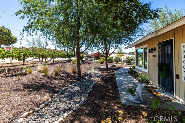 4225 Farousse Way, Paso Robles CA: https://media.crmls.org/medias/69f3343a-71fc-4144-83e1-a359e2d90540.jpg