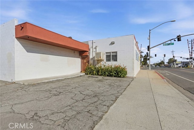 Commercial for Sale in Compton, California