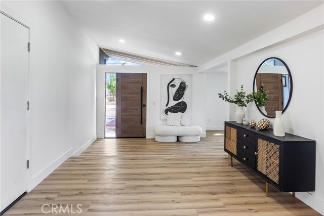 Detail Gallery Image 19 of 46 For 6909 De Celis Pl, Van Nuys,  CA 91406 - 3 Beds | 2 Baths