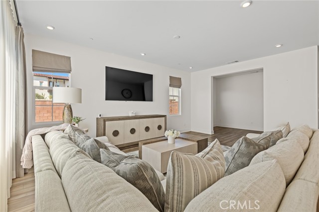 Detail Gallery Image 33 of 67 For 8691 Innovation St, Chino,  CA 91708 - 5 Beds | 4/1 Baths