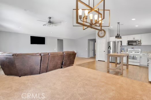 Detail Gallery Image 6 of 17 For 15784 Horizon Way, Adelanto,  CA 92301 - 3 Beds | 2 Baths