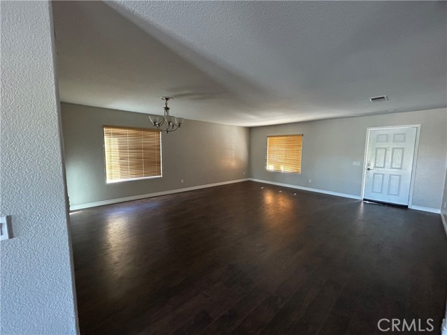 Detail Gallery Image 13 of 25 For 806 El Dorado Ct, Lake Elsinore,  CA 92530 - 4 Beds | 2/1 Baths