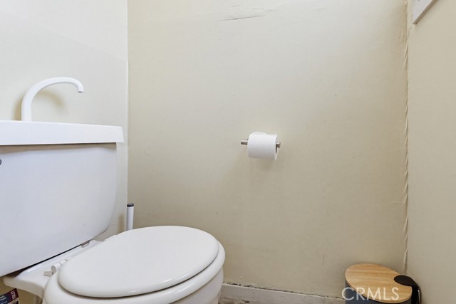 Detail Gallery Image 12 of 20 For 3941 Wisconsin, Los Angeles,  CA 90037 - 2 Beds | 1/1 Baths