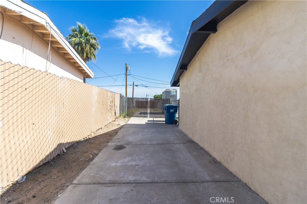69F7C2A8 278E 404A B33F F2F84F34F7C6 2025 Rio Vista, Needles, Ca 92363 &Lt;Span Style='BackgroundColor:transparent;Padding:0Px;'&Gt; &Lt;Small&Gt; &Lt;I&Gt; &Lt;/I&Gt; &Lt;/Small&Gt;&Lt;/Span&Gt;