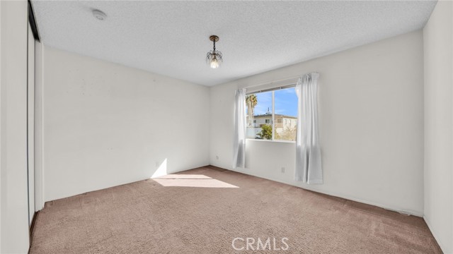 824 W 6th Street, San Pedro CA: https://media.crmls.org/medias/69f7c6a6-dbb5-496b-94e7-9a6d61fb8675.jpg