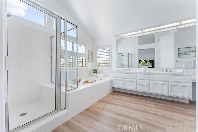 1443 Canyon Crest Drive, Corona CA: https://media.crmls.org/medias/69f92651-8cbd-49b6-a478-07336a6564f8.jpg