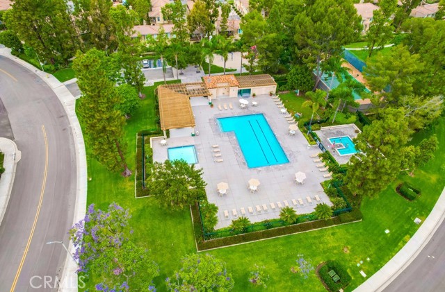 253 Gallery Way, Tustin CA: https://media.crmls.org/medias/69f95142-3290-435b-ad03-13dbe95e41ae.jpg