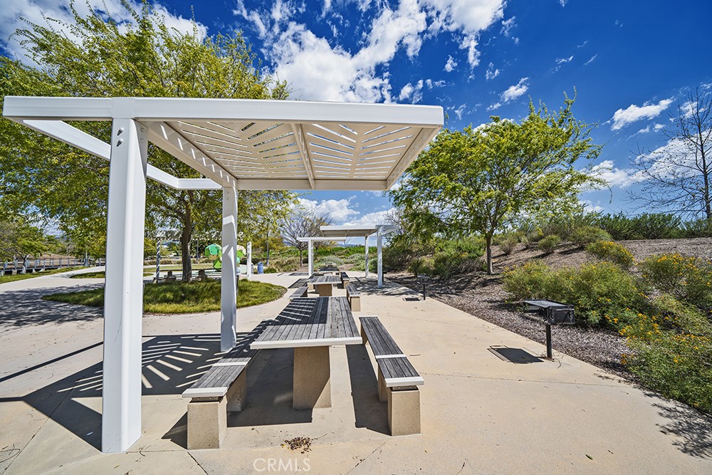 https://media.crmls.org/medias/69f97a63-95f0-495f-a7a8-5fa41a984968.jpg?preset=X-Large