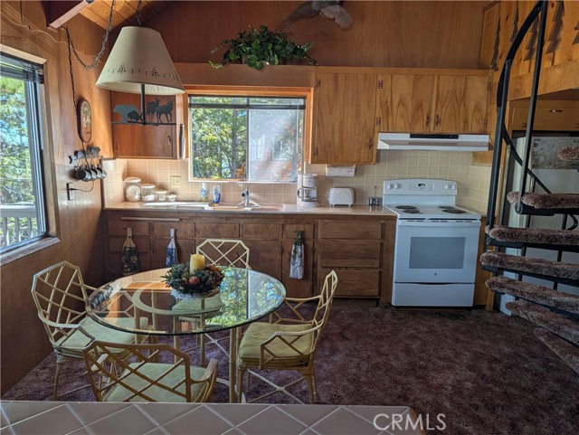 30762 Knoll View, Running Springs, CA 92382