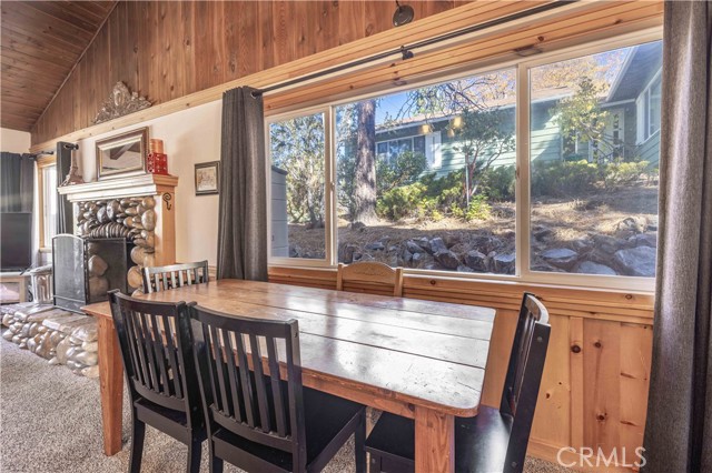 Detail Gallery Image 12 of 28 For 41063 Pennsylvania, Big Bear Lake,  CA 92315 - 2 Beds | 1 Baths