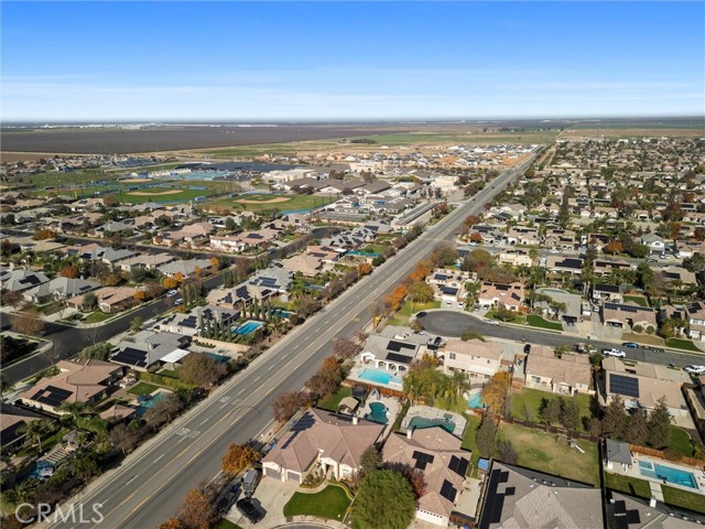 Detail Gallery Image 11 of 67 For 12809 Trafalgar Square, Bakersfield,  CA 93312 - 5 Beds | 3 Baths