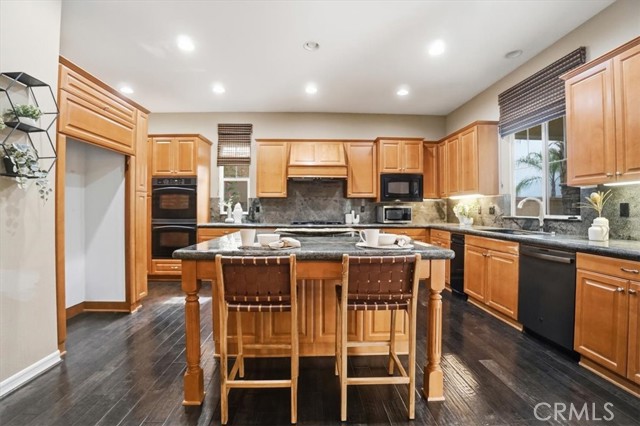 Detail Gallery Image 13 of 75 For 8651 Edelweiss, Corona,  CA 92883 - 4 Beds | 4/1 Baths