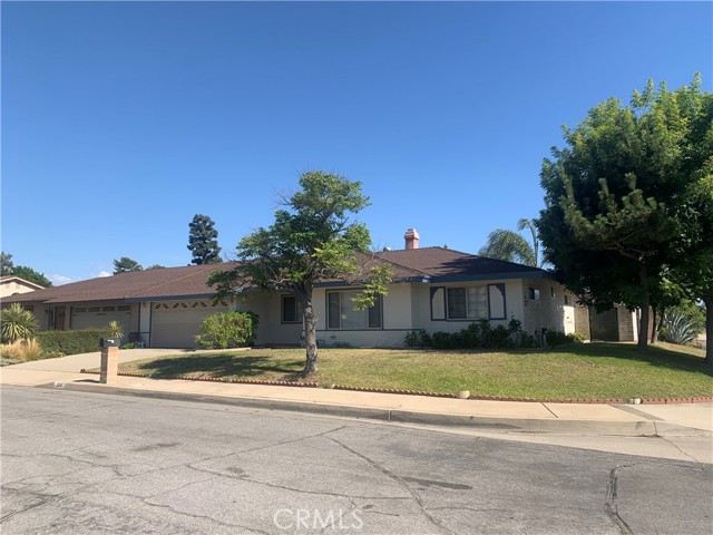 320 E Woodcroft Ave, Glendora, CA 91740