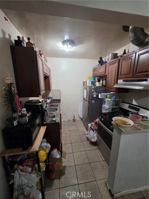 602 E Wilhelmina Street, Anaheim CA: https://media.crmls.org/medias/69fd0491-3169-486e-9667-366d79112d51.jpg