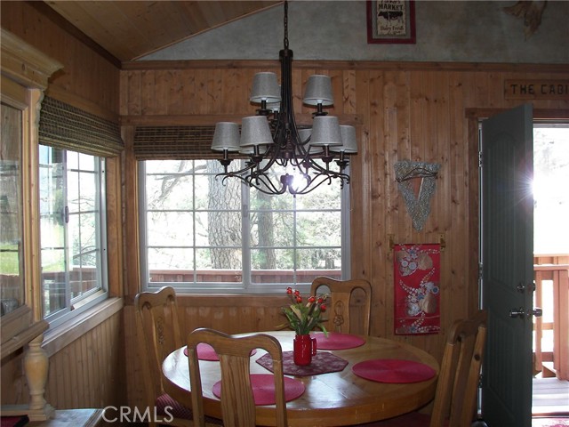 Detail Gallery Image 12 of 39 For 21524 Crest Forest Dr, Cedarpines Park,  CA 92322 - 2 Beds | 1 Baths