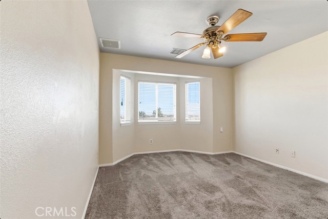 6895 Coyote Rd, Phelan CA: https://media.crmls.org/medias/69fdbc14-c9c4-4efb-b0e7-c68a822f9277.jpg