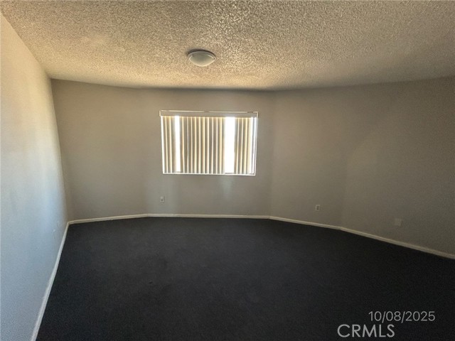 Detail Gallery Image 9 of 16 For 22677 South, Apple Valley,  CA 92307 - 3 Beds | 2 Baths