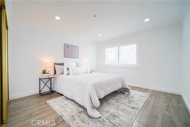 Detail Gallery Image 13 of 40 For 16255 Pacific Cir #105,  Huntington Beach,  CA 92649 - 3 Beds | 4 Baths