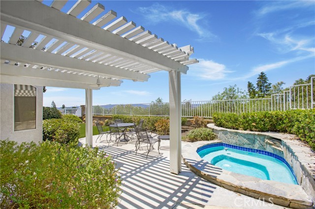 Detail Gallery Image 2 of 17 For 26711 Laurel Crest Dr, Laguna Hills,  CA 92653 - 4 Beds | 3 Baths