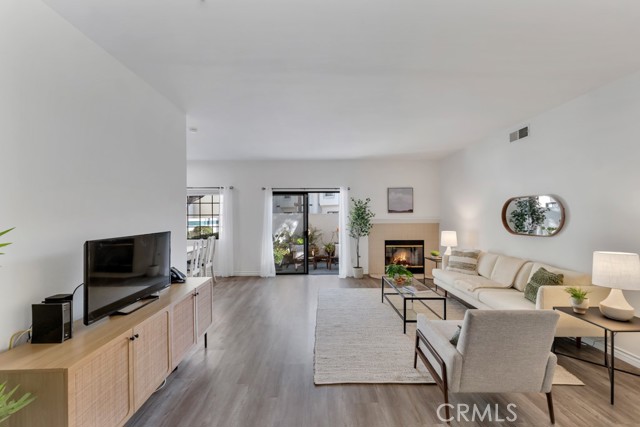 164 Courtyard Drive photo 2