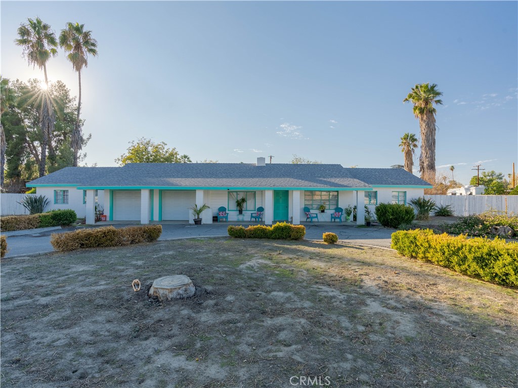 175 Las Flores Drive, Hemet, CA 92544
