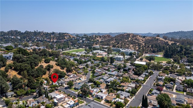 4868 La Roda Avenue, Eagle Rock CA: https://media.crmls.org/medias/69ff0c8e-8759-481e-bee1-e885236ded19.jpg